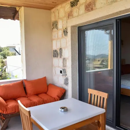 Anatolia Tas Ev Kekova * Kapaklı