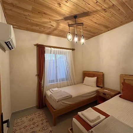 Anatolia Tas Ev Kekova Kapaklı